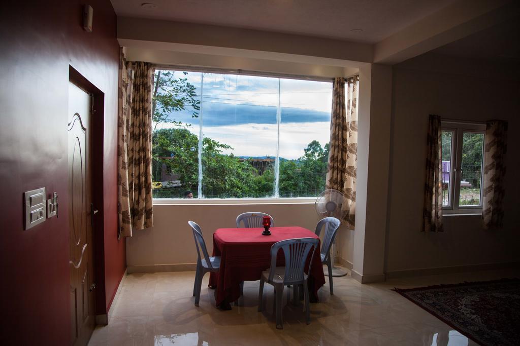 Petra Family Guest House Vālpārai Ruang foto